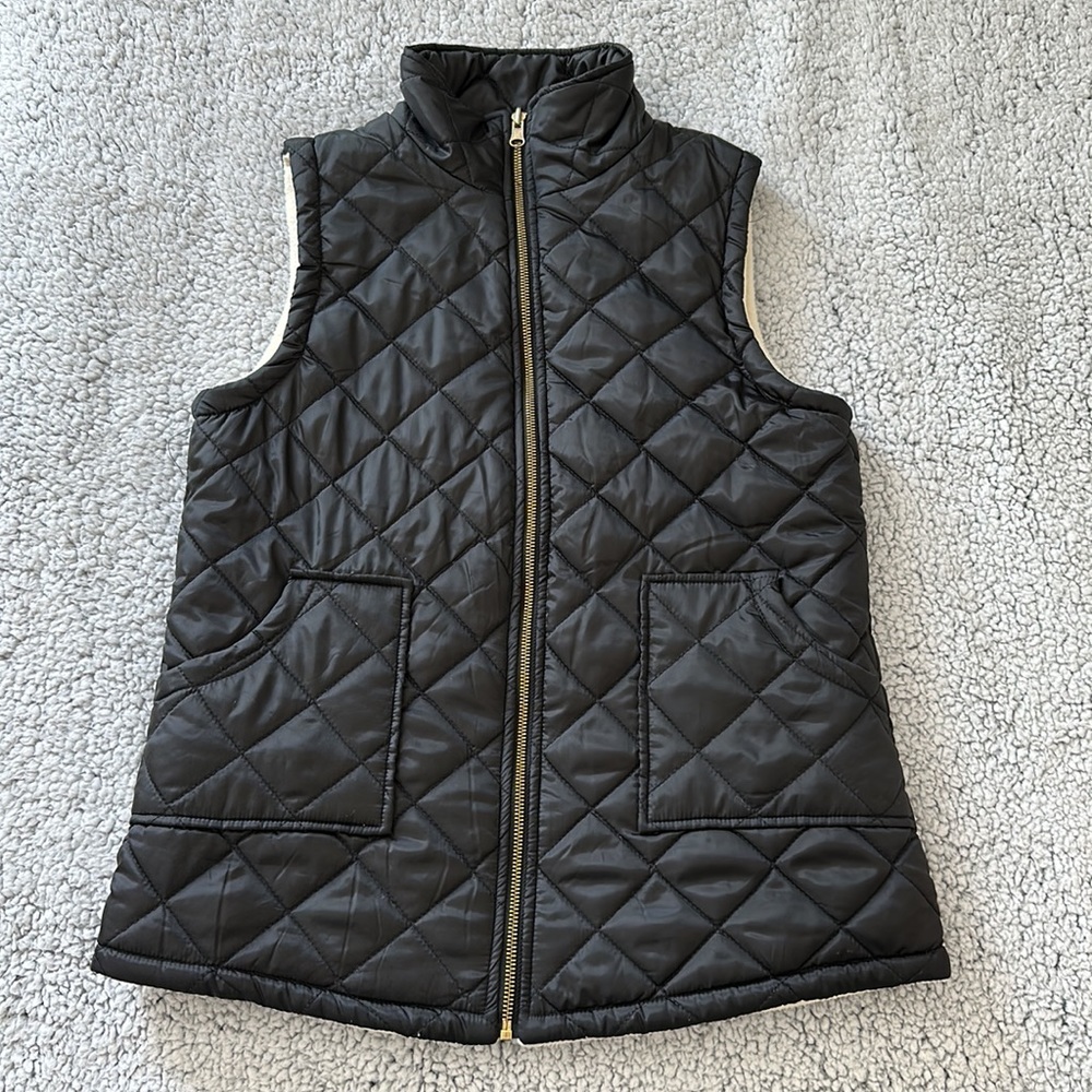 Black diamond quilted puffer reversible vest with cream fleece inside size M/ L